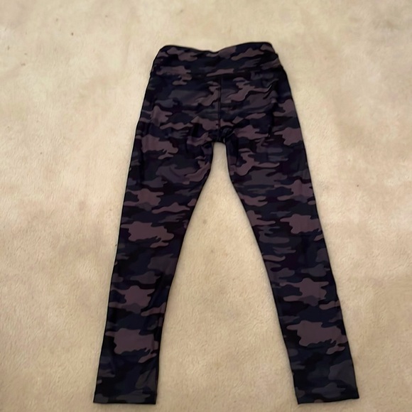 Camo leggings: - Picture 2 of 3